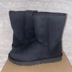 UGG Classic Short II Boots, Black Size US 7